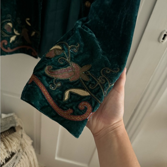 Jacket - Picture 4 of 4